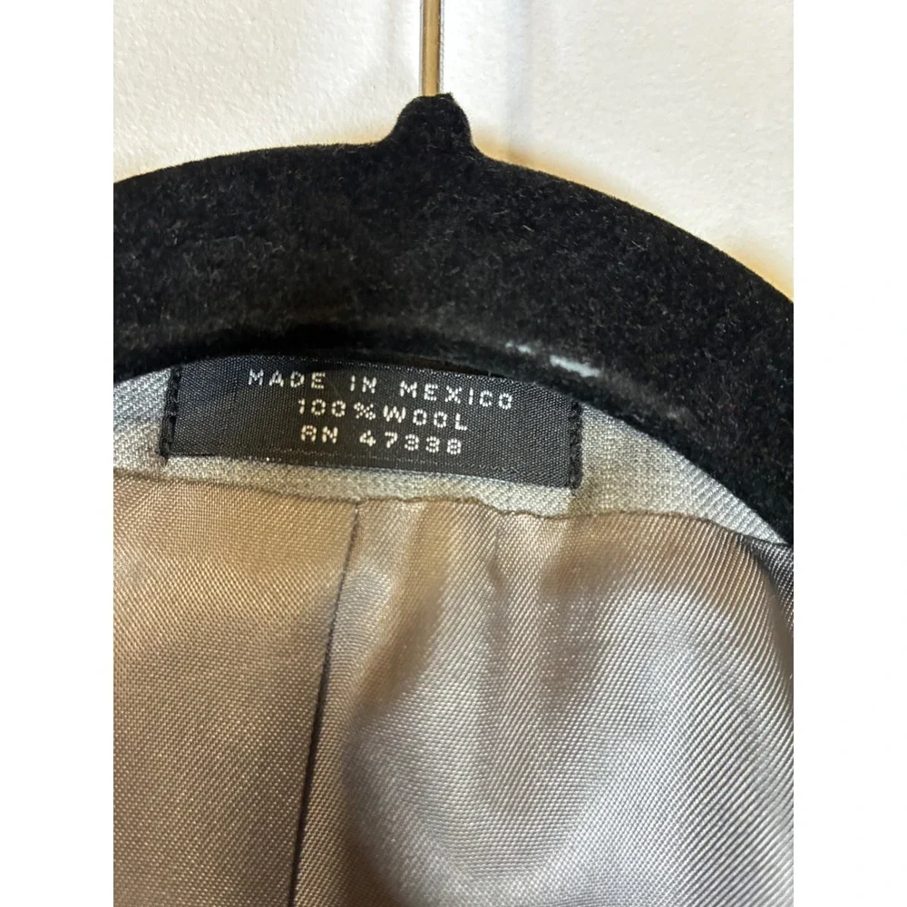 Jones New York Collection Men's Gray 100% Wool Plaid Blazer Sport Coat 2 Button